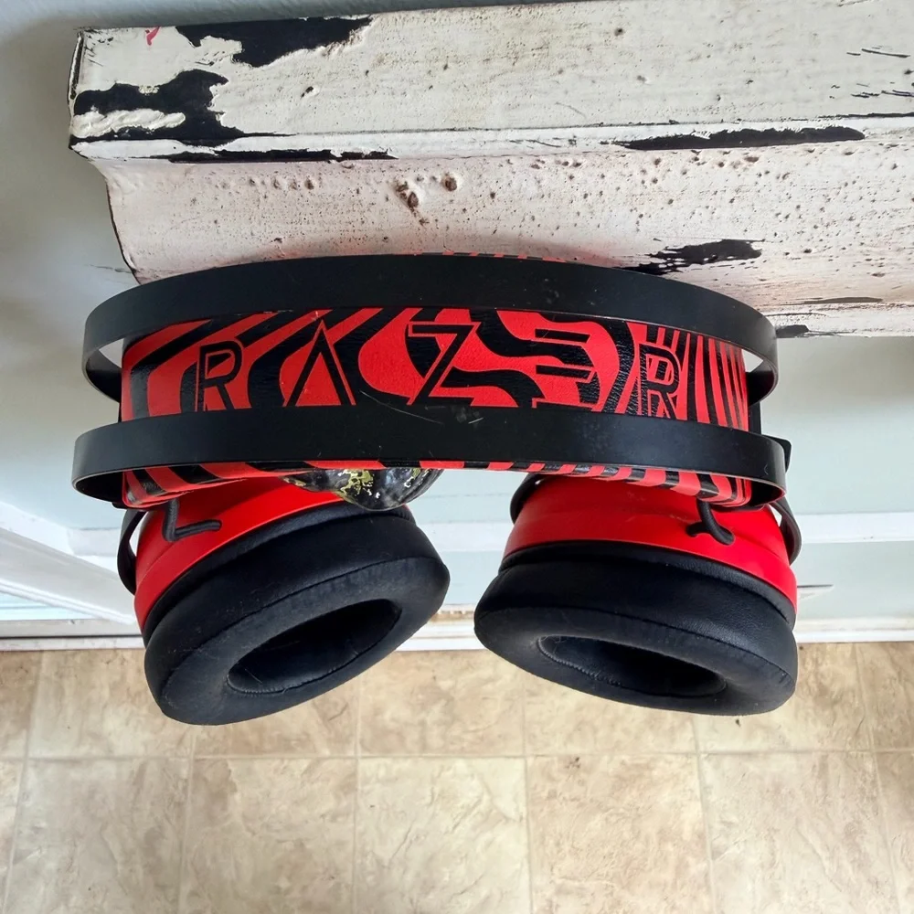 PewDiePie x Razer Gaming Headset - Red and Black - good condition - Picture 3 of 3